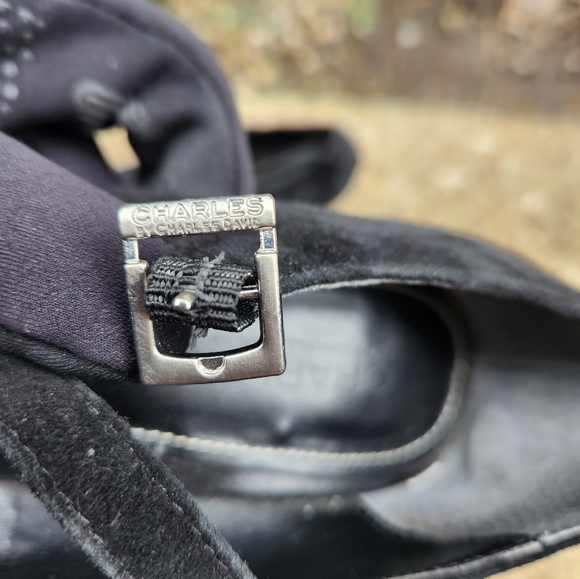 Charles by Charles David Black Suede Mary Jane Heels Size 8.5 - Picture 10 of 10